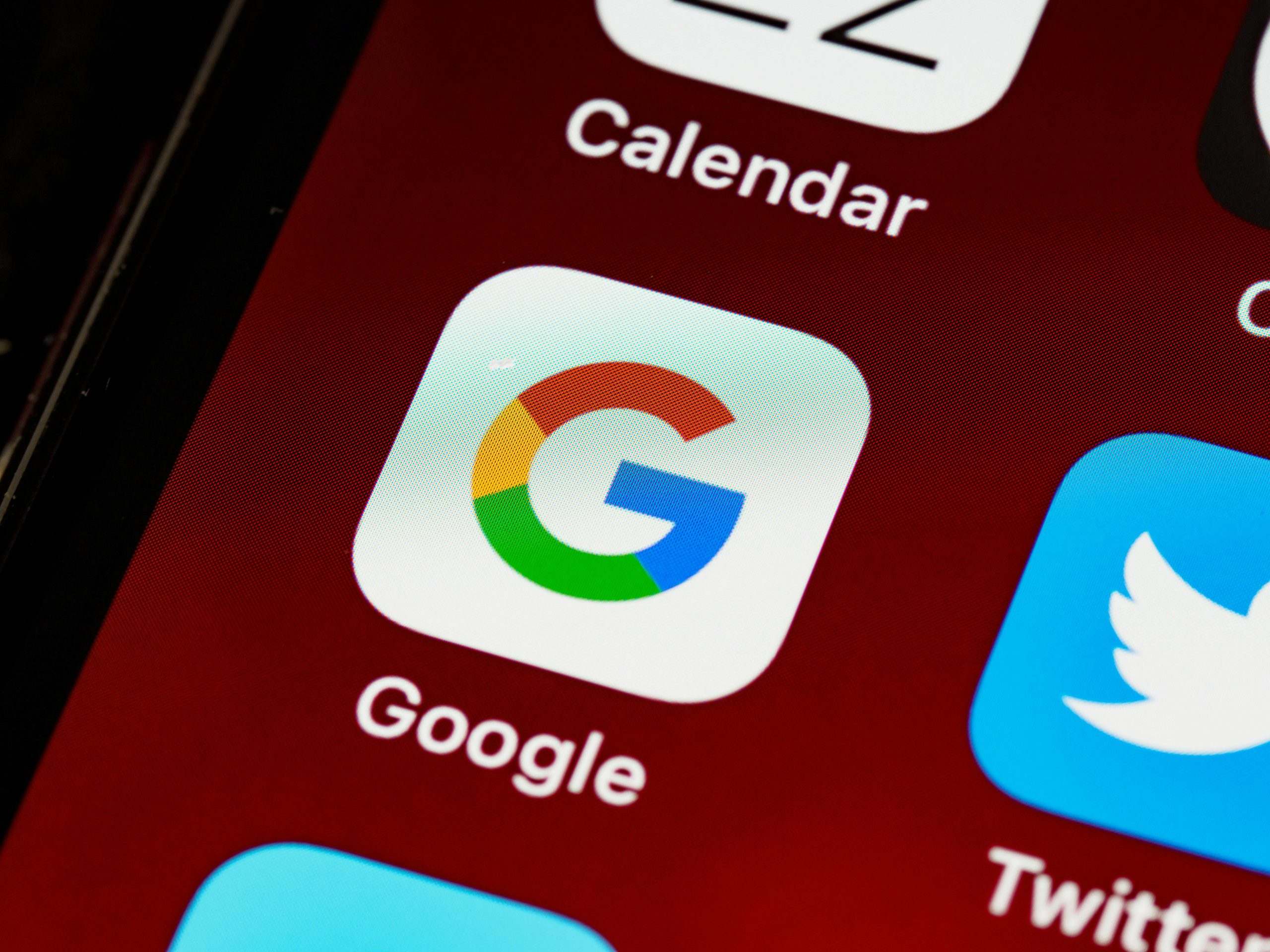 Révolution dans le référencement : Comment Google façonne l’avenir du SEO avec AI Overviews et AI Mode