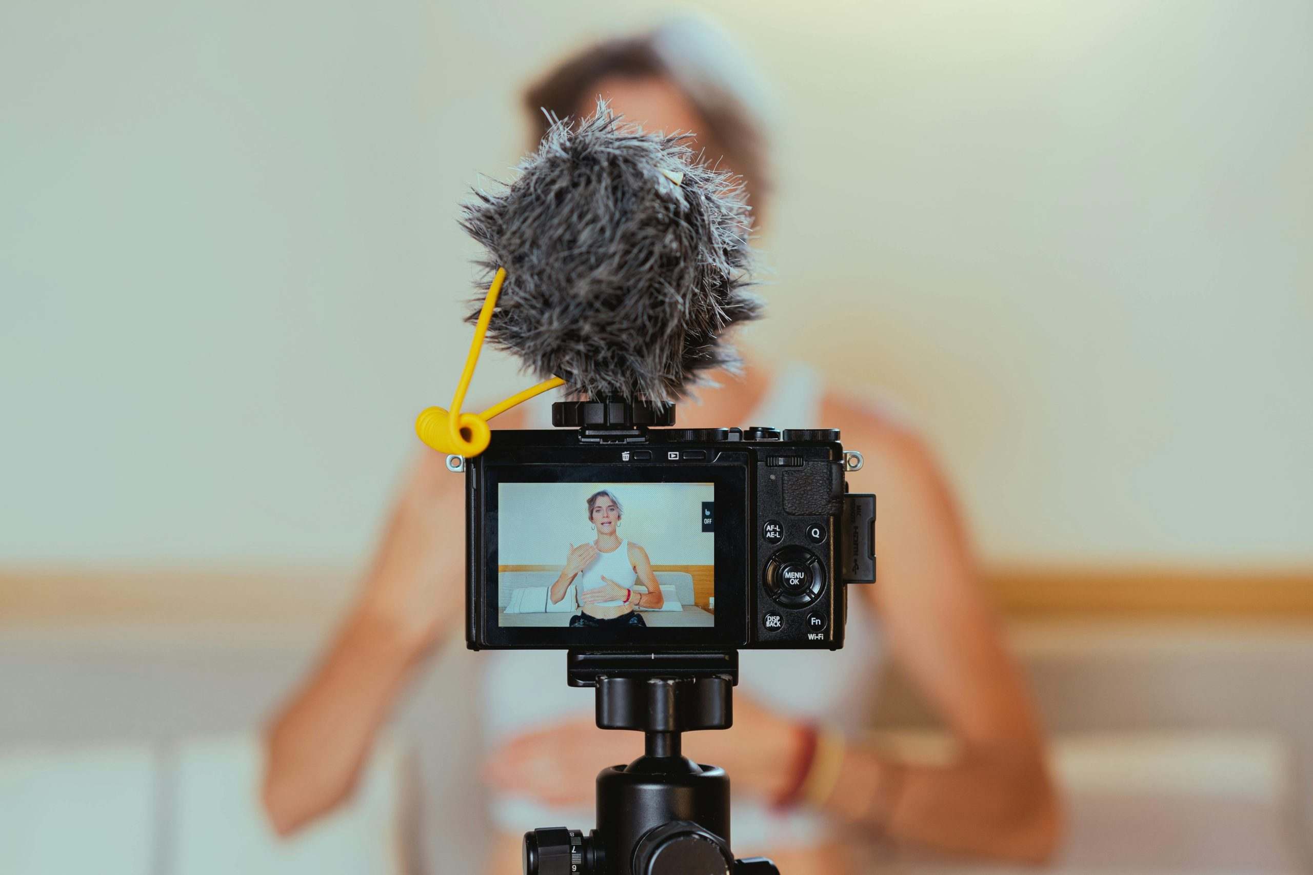 Le métier de Video Content Manager : un rôle hybride au croisement de la technologie, du journalisme et de la créativité