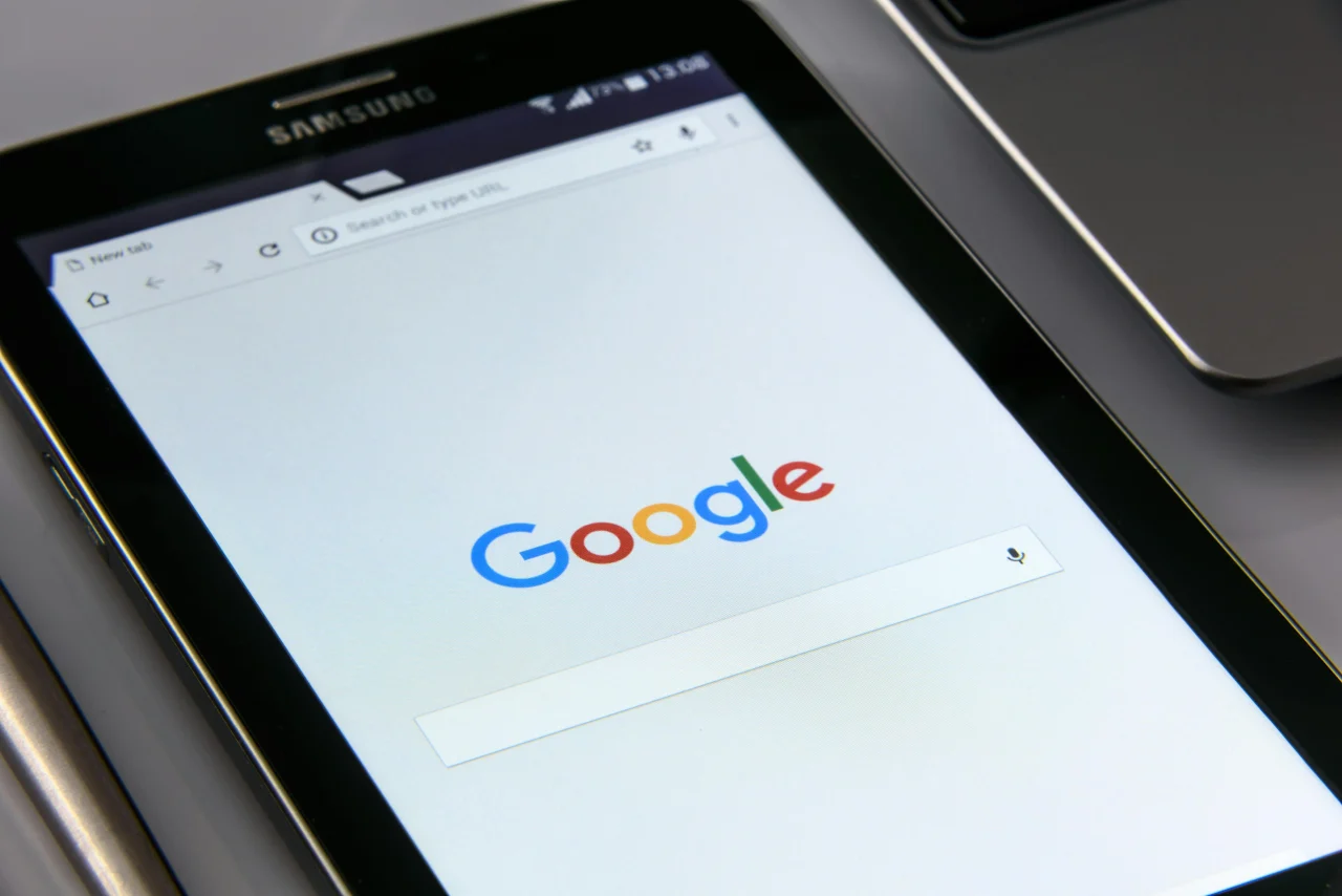 Pourquoi le paramètre num=100 disparaît et ce que cela signifie pour le SEO